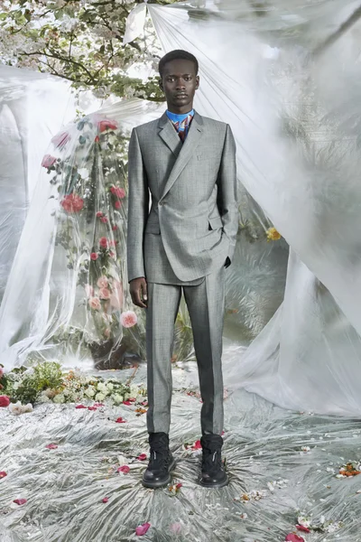 Look 28